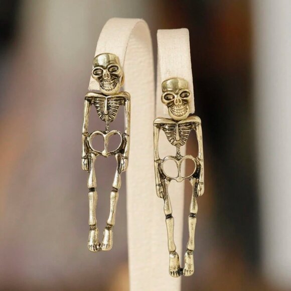 posh chronicles Jewelry - Hanging Skull Punk Street Gothic Halloween Earrings in Bronze